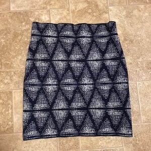 BCBG Maxazria Skirt white and navy size M